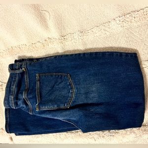 Dark wash, high rise, skinny jean perfect condition. Universal Thread.